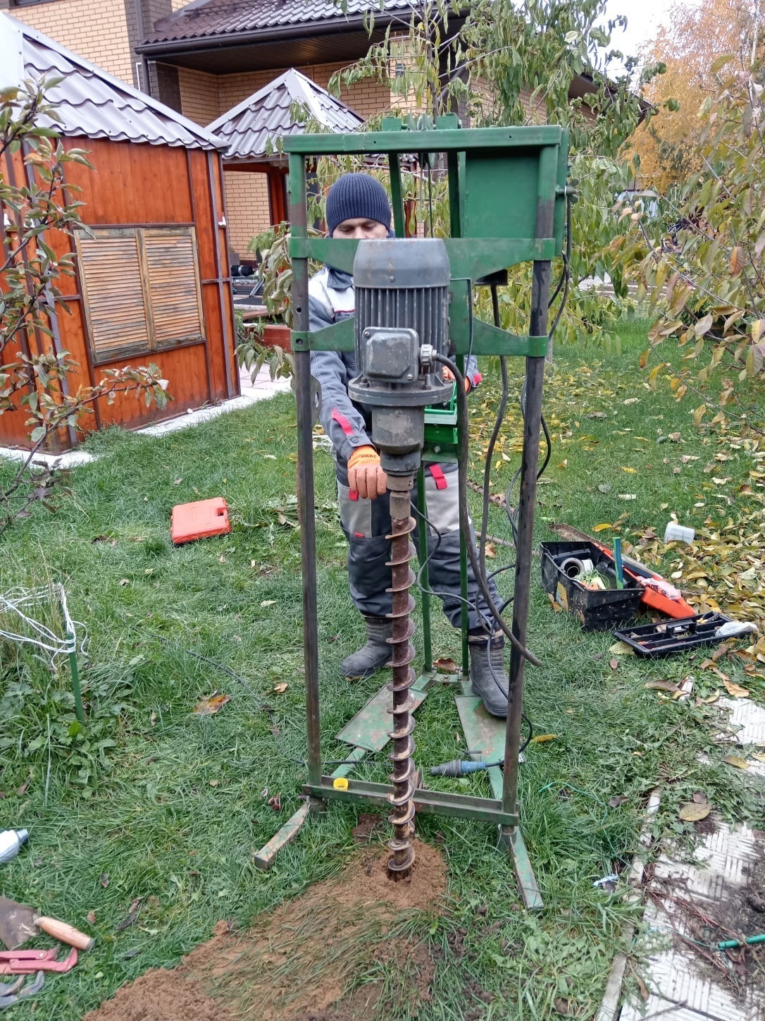 <span style="font-weight: bold;">БУРЕНИЕ НА УЧАСТКЕ</span>